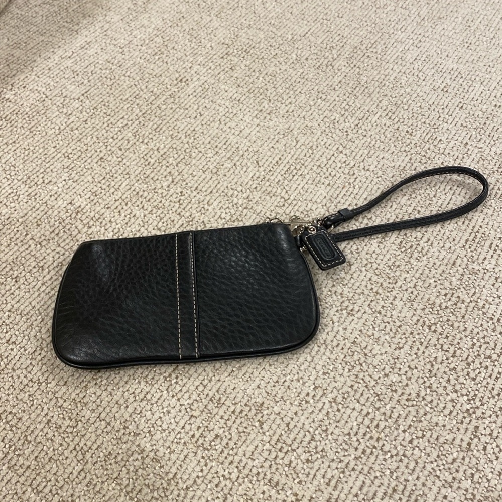 Vintage Pebbled Leather Coach wristlet